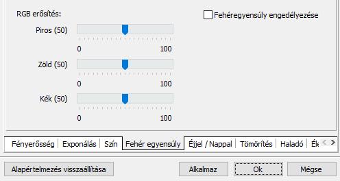 3 Szín Szaturáció: A szaturáció állításával a kép színtelítettsége állítható. Gamma: A gamma a sötét és világos részek közötti különbséget kompenzálja.