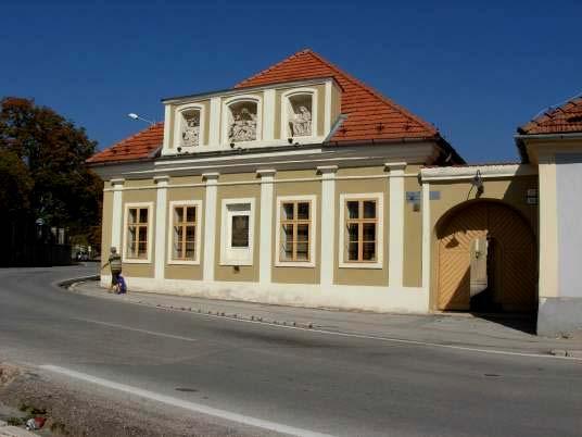chudobných. Budova špitála sa dodnes zachovala vo svojej pôvodnej podobe vrátane pamätnej tabule (Betliarska cesta č. 6).