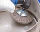 Új termékek a 208-as fejezet PFERD kínálatában Kúpos kialakítású kefék csappal, fonatlan Kiváló középnehéz megmunkálási feladatokhoz, mint sorják eltávolítása, tisztítás, rozsdátlanítás.