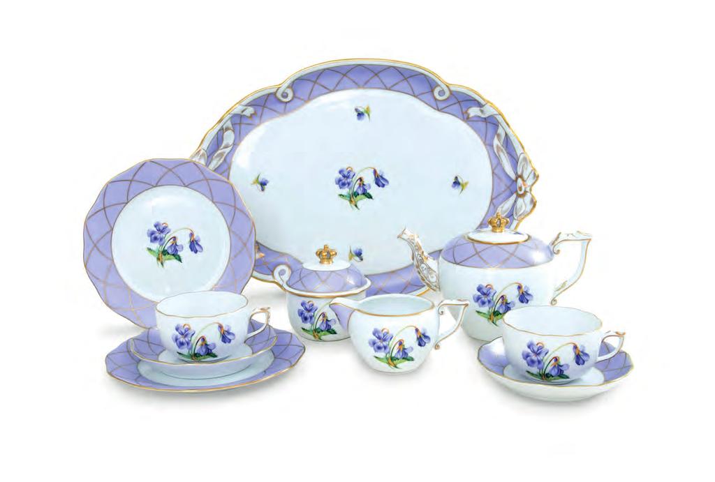 Limited edition 1. 7. 2. 5. 3. 6. 4. 7. Pattern: VIOLET-RI Limited edition: 180 pcs. SISI S VioLetS 1. Tray 20400000 35 mm 405 mm 280 mm 2. Teapot, crown knob 20606091 135 mm 205 mm 125 mm 3.