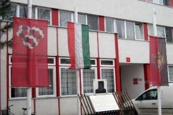 9. S Sport ágazat Általános Sportosztály 4 éves képzés Kód: 203058 051403 0053 Írásbeli: központi felvételi + hozott pontok A sport ágazatban tanítunk anatómiát, egészségtant, masszázst, általános