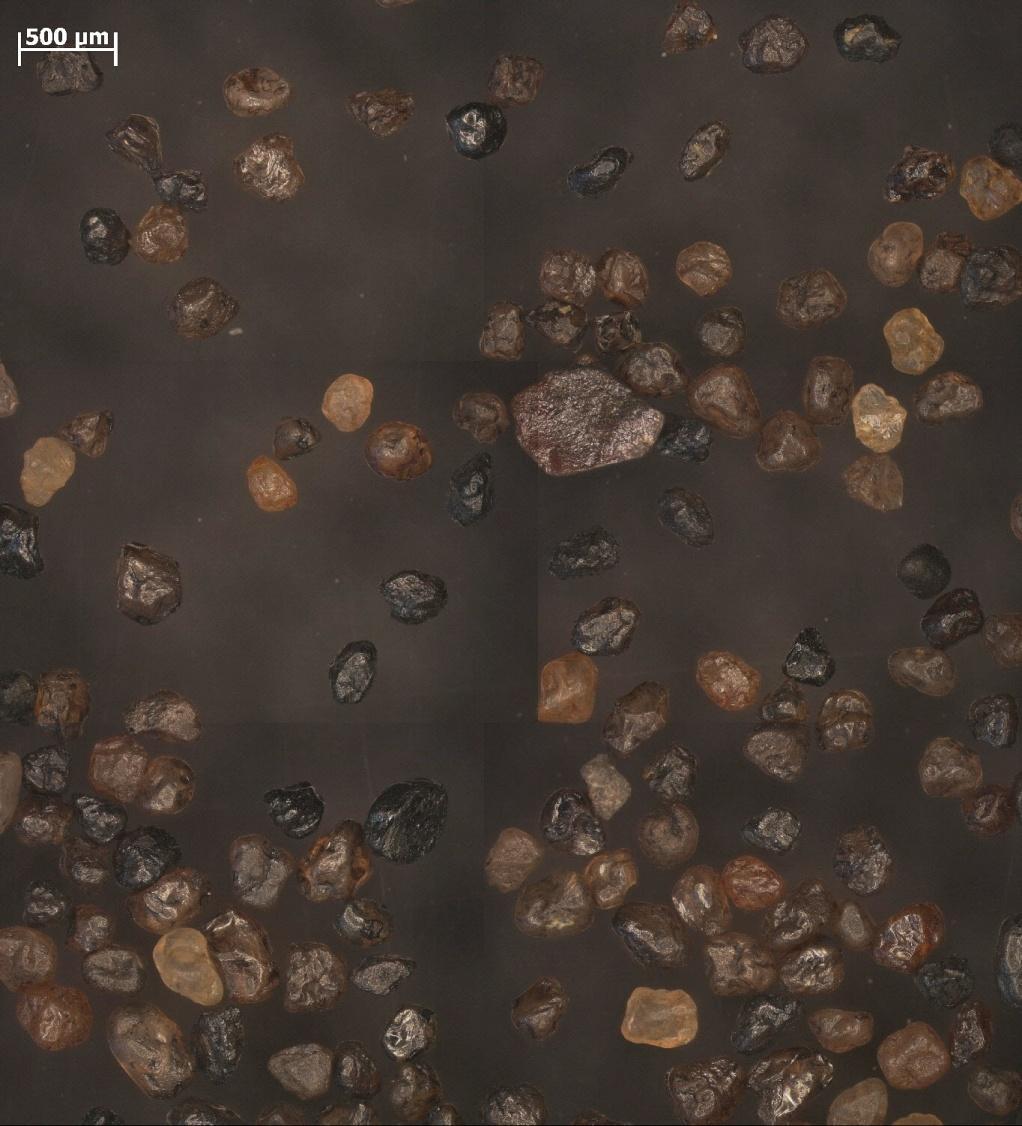 46. ábra 315-500 µm-es regenerált homok mikroszkópiai képe között Ezen a képen, a legrosszabb mérésnél (golyótöltési fok 10 %,