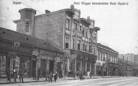 1881-tôl önálló vasútállomással is bíró, így vasúton, sôt 1907- tôl villamossal is rendkívül gyorsan elér hetô Újpestre.