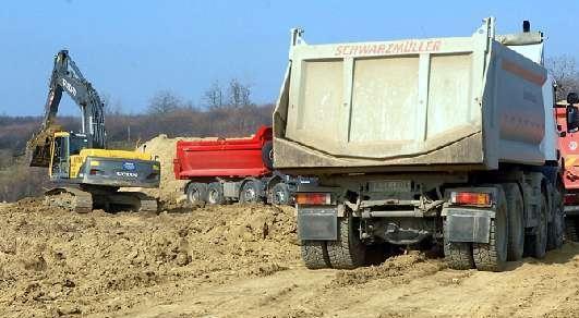 M6 autópálya, Szekszárd-Bóly 28 Földtöbblet felhasználása Elszállítás, beépítés más szakaszokon Rekultiváció, árvízvédelmi gátak erősítése Jelentős szállítási távolságok, ideiglenes deponálás