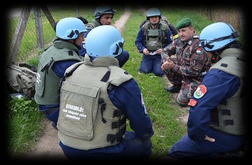 Veszélyes Környezet Tudatosság Tanfolyam Hostile Environment Awareness Training /HEAT/ 2018. április 16. 20. 2018. december 03. 07.