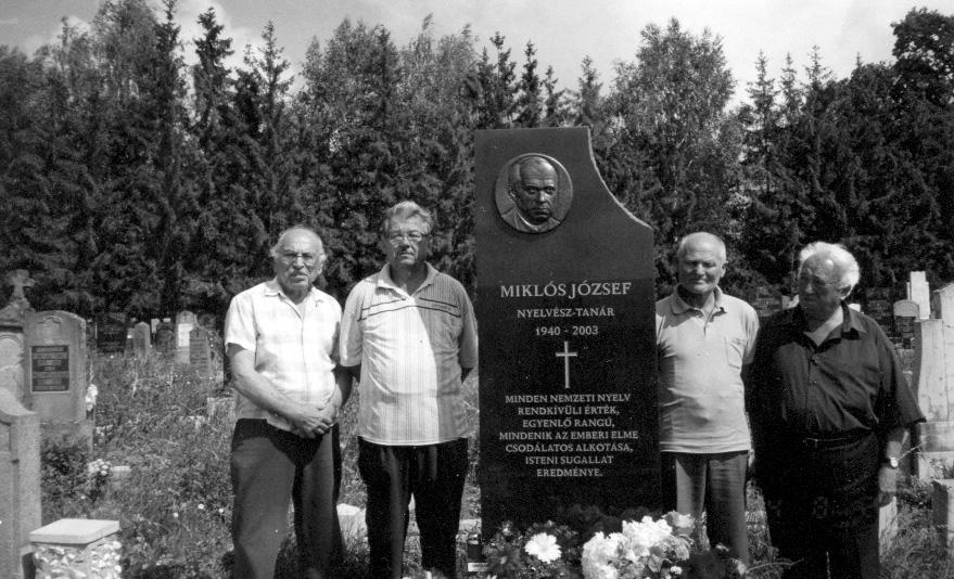 A HETVENÖT ÉVES CSÍKI HOKI ÉS MIKLÓS JÓZSEF 2004. április 30 május 2-a között Csíkszeredában kétnapos rendezvénysorozattal emlékeztek a csíki jégkorongsport fennállásának 75. évfordulójáról.
