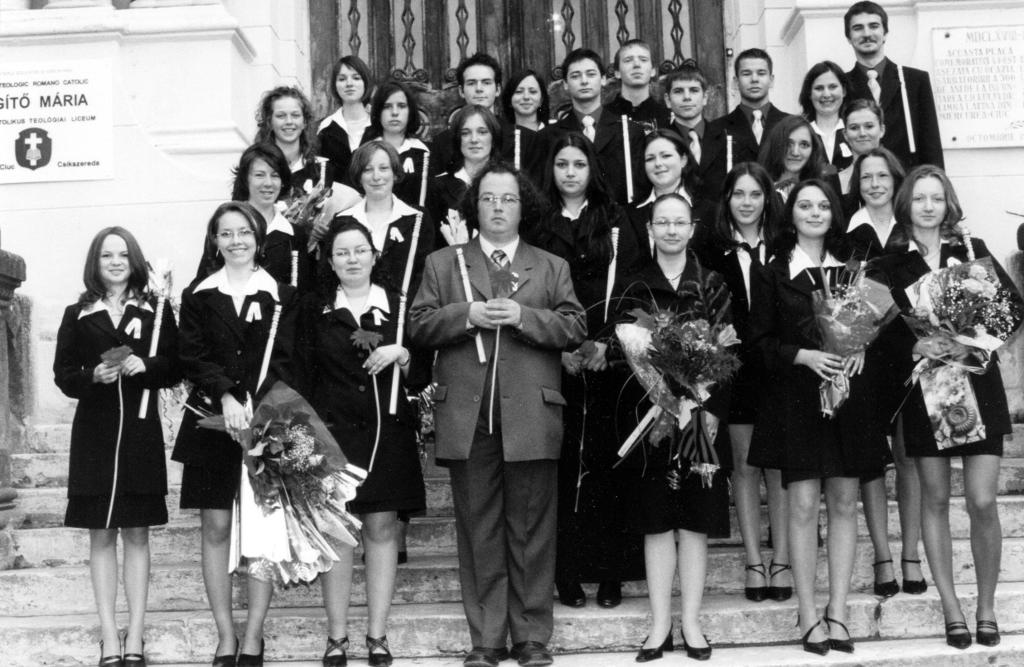 OSZTÁLY: XII. A filológia OSZTÁLYFÕNÖK: BORSODI L.