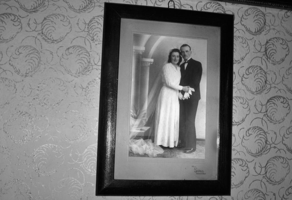 műtermi esküvői fényképe a belső szoba