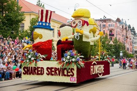 A kompozíció a Magyarországon méltán népszerű cseh rajzfilmsorozat A Kisvakond főszereplőjét és barátait ábrázolja. KÖZÖSEN A ZÖLDEBB BOLYGÓÉRT AZ E.ON HUNGÁRIA ZRT.