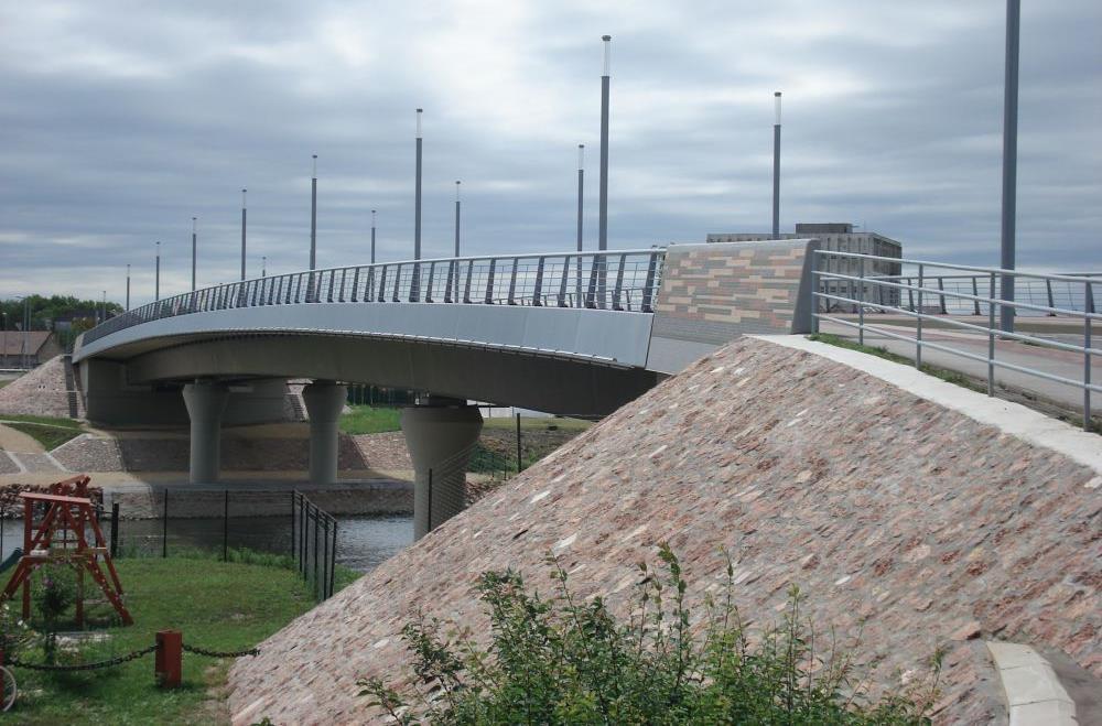 4./ Győri Mosoni-Duna feletti Jedlik Ányos híd A Jedlik Ányos híd a régi elbontott Vásárhelyi Pál