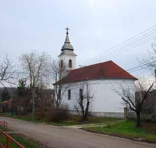 A református templom bejárata Az evangélikus templom épülete Evangélikus