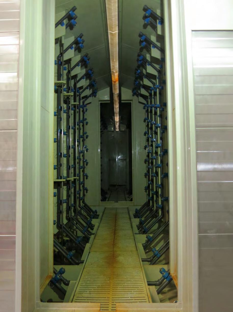 Kamrás szóró technológia (50-300m²/h) Kamrás szóró alagutas rendszer, taktos rendszerű