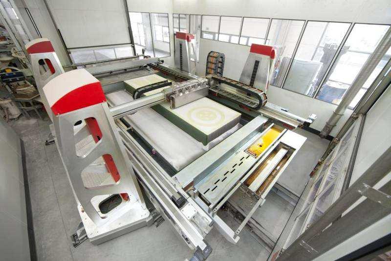 lesztőcég, az Oak Ridge Laboratory is előállított egy másik, Cobra elnevezésű gépkocsit, amelynek végső formáját hagyományos megmunkálással érték el.