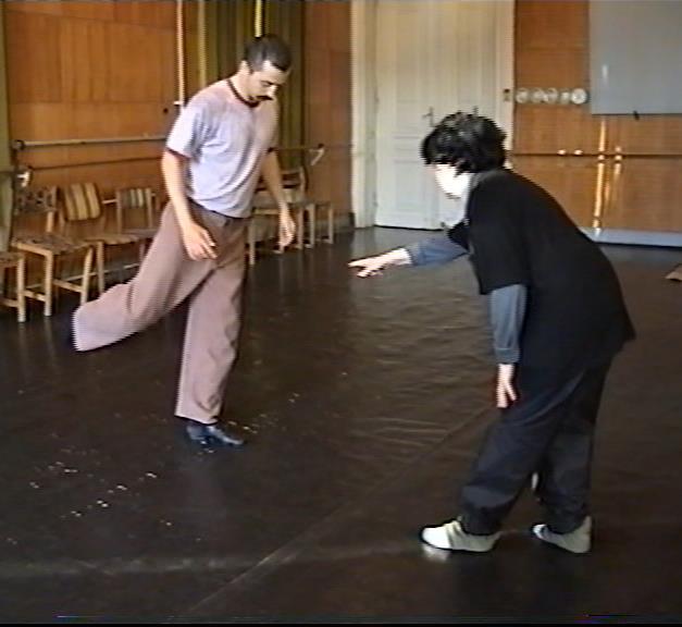 Hargitai Zsuzsa saját gyakorlatát a Hátra egyensúly forgót tanítja- 2004. 10.