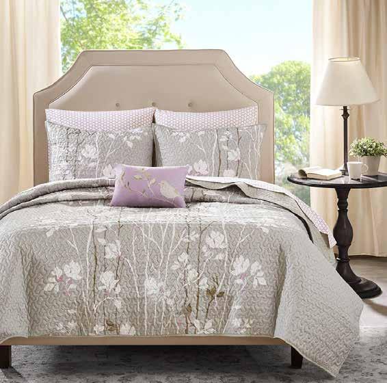 Wilow 8 darabos ágynemű/ágytakaró garnitúra Szépséget és bájt visz minden hálószobába. Puha, mikroszálas poliészter anyagból készült, melyet virágmintával dekoráltak.