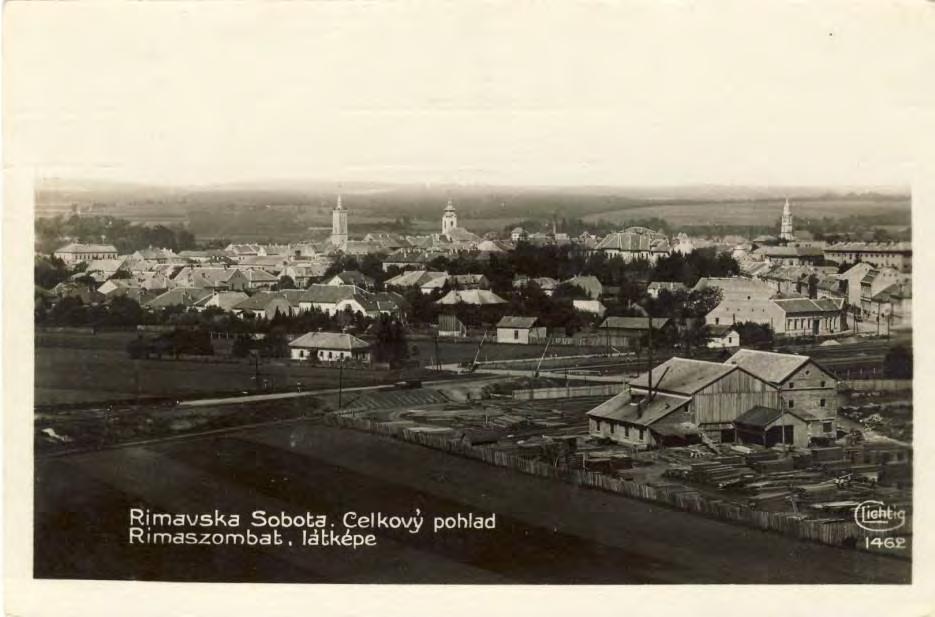 Špecifiká územia pamiatkovej zóny : historický pôdorys mesta s pravidelnou šachovnicovou štruktúrou zástavby, stred ktorej tvorí štvorcové námestie, lemované meštianskymi domami situovanie dvoch