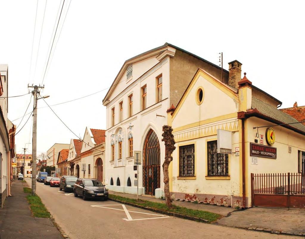 5. pohľad z parku na Námestí M. Tompu na Ulicu povstania juhozápadným smerom 6. pohľad z Námestia M. Tompu severovýchodným smerom 7. pohľad z Námestia M. Tompu severným smerom 8.
