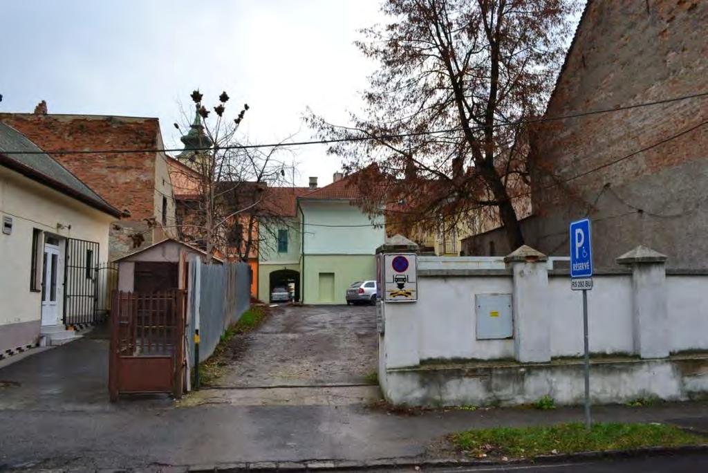 R3 Lokalita: Lokalita na juhovýchodnej strane ulice J. Francisciho s vnútroblokom po asanácii historickej zástavby.