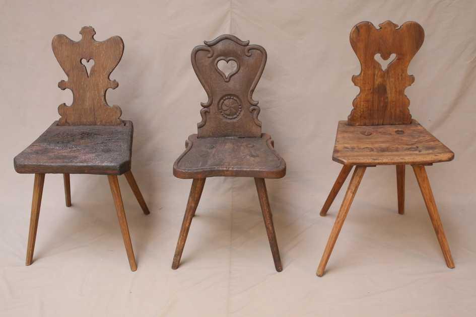 Restaurálási dokumentáció Szennai Skanzen hegedűhátú székeiről a Szentendrei Szabadtéri Múzeum részére, a Nemzeti Kulturális Alap 204111/281.