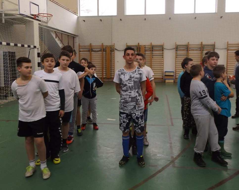 Ezúton szeretném megköszönni a szülők támogatását, a sok tombolatárgyat, süteményeket, az anyagi támogatásukat és segítségüket a rendezvény lebonyolításában.