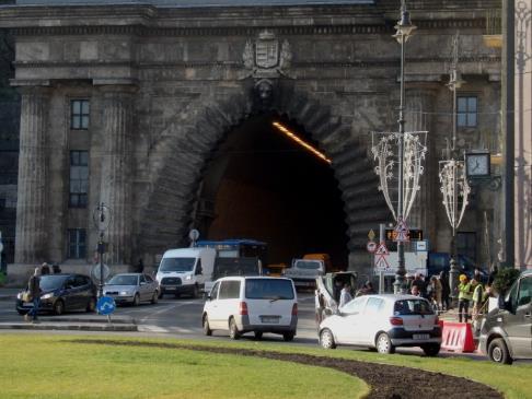 Budavári sikló látható ezzel lehet a legrövidebb úton