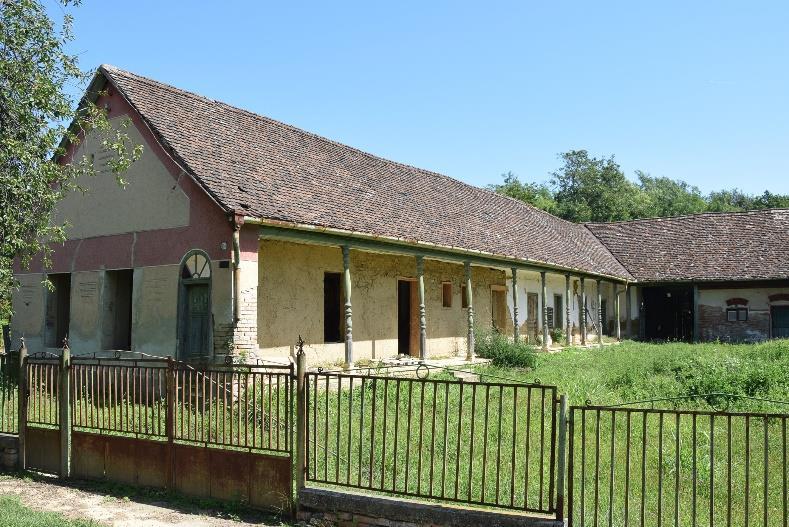 Falusias karakter Általános jellemzők A település szerkezete őrzi a hagyományos falusias karaktert.