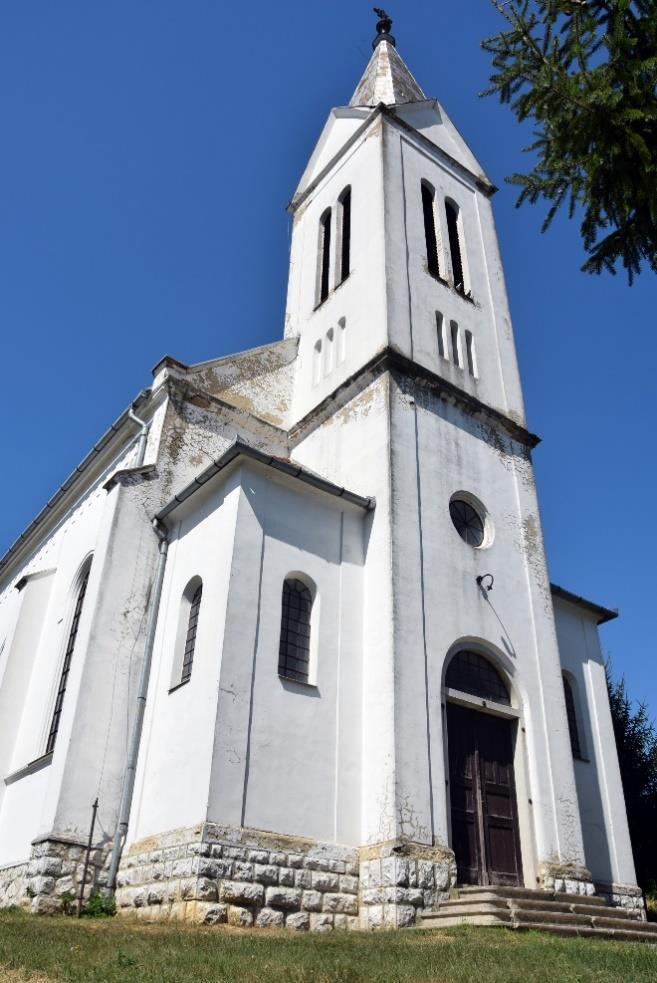 Helyi védettséget élvező elemek Evangélikus templom A község evangélikus templomát 1928-ban
