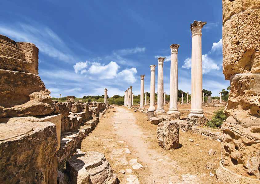NAP Famagusta A gyönyörű kikötővárosban felkeressük a történelmi óvárost, melyet a 16. századból származó falak vesznek körbe.