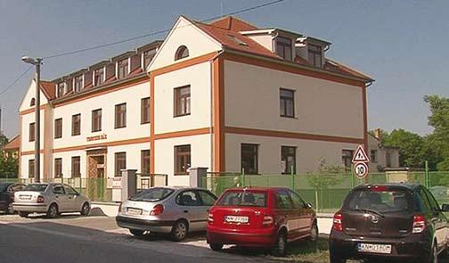 Az ünnepi istentiszteletet Erdélyi Géza tiszteletbeli püspök tartotta, aki egyebek Hatvanötödik házassági évdulóját ünnepelte a napokban a Gráfel házaspár.