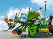 Cataya Special RoTeC-csoroszlyával és precíz magtakaró pálcákkal Összetömörödésre hajlamos talajon vagy csökkentett munkamélység esetén érdemes az opcionális traktornyomlazítókat