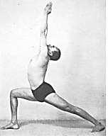 7. Virabhadrasana I. Ászana gyakorláskor gyakran pár milliméter is számít.