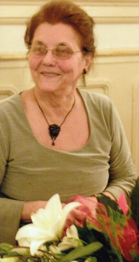 REKUS strana 3 Ľuďom treba vedieť odpúšťať Stredoškolská učiteľka Mgr. Éva Hahn-Duray sa narodila 8. 9. 1939 v Lučenci. Základné vzdelanie získala v rodnom Lučenci v r. 1946-54. V r.