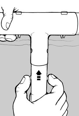 Óvatosan csúsztassa a lábat a szíj-karikába és helyezze a láb alját a kötélen belülre, és azután illessze a láb végét a csatlakozás aljába.