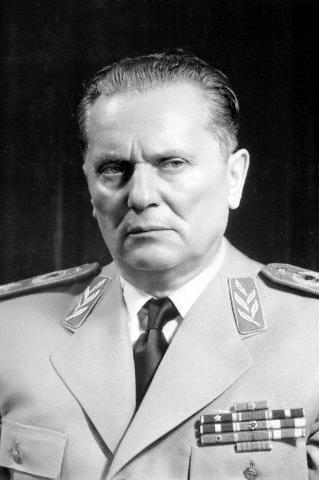 (Hitler erre hivatkozva kebelezte be CsSzl-t 1938-1939-ben) jóvátétel Jugoszlávia bácskai vérengzés a partizánok 30 45 ezer magyart végeznek ki (az