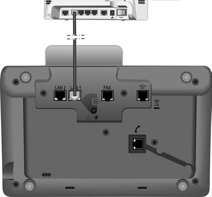 Első lépések 3 1 2 1 Húzza be a csomagban található Ethernet-kábel (Cat 5, 2 db RJ45 moduláris csatlakozódugóval) végét hátulról a készülékházon levő bemélyedésbe.