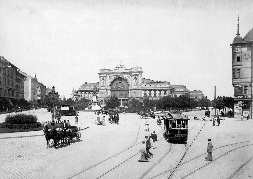 AZ ELSŐ VILÁGHÁBORÚ és Budapest Az első világháború 1914. július 28-i kitörése utáni első néhány hónapban több mint négyezer villamosos dolgozó vonult a frontra.