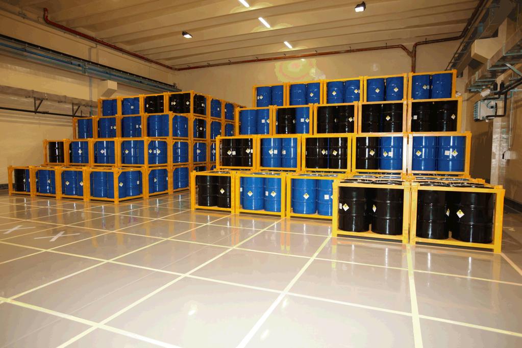 2.5 Nemzeti Radioaktívhulladék-tároló (NRHT, Bátaapáti) 2.5-1. kép: A technológiai épület üzemcsarnoka (Forrás: http://www.rhk.hu/images/sajto/nrht-felszin-technologiai-epulet-uzemcsarnok.