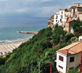 BAIAMAR - Formia (medencés) Rusztikus mediterrán stílusú épület, csendes környezetben, mindössze 5 percre a központtól. Medence, kert, széles, homokos saját strand (100 m-re).