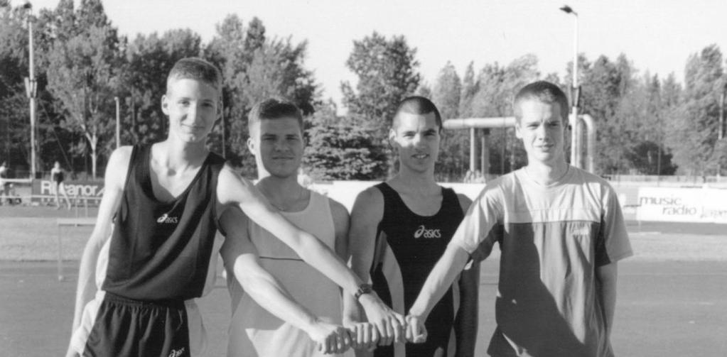 2002.04.24-25 Városi Atlétikai Diákolimpia I. Dávid Zoltán 10.a 100m 11.1mp 200m 22.9 (Dobány M., Dávid Z., Márkus T., Petraskó Sz.) 4x100m 46.7mp Biacs Viktória 10.c gerely 22.