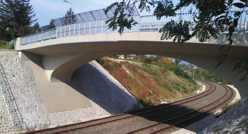 Napjaink munkái 23 Summary Reconstruction of the Budapest Esztergom railway line was completed successfully.