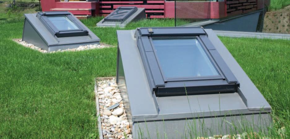 VELUX Lapostetős megoldások VELUX tetőtéri ablak kiemeléssel 0-15 A VELUX lapostetős rendszerrel a klasszikus tetőtéri ablak is beépíthető 0-15 hajlásszögű tetőkbe. Két részből áll.