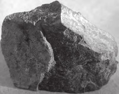 1. Kőzetgyapot 1.1. Eredete A kőzetgyapot felfedezése a XX. század elején, a Hawaii szigeteken történt.