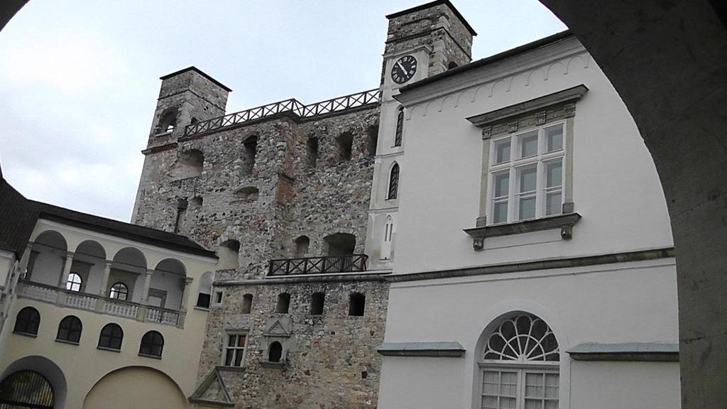zett. 1531-ben alapították Sárospatak egyik kulturális központját, a legendássá vált Sárospataki Református Kollégiumot, ami az akkori Magyarország egyik legjelentősebb oktatási intézménye volt. A 19.
