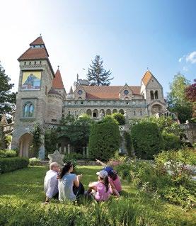 Bory-vár Bory Jenő építész - szobrászművész családja otthonának szánta álmai várát, az egész mesevárat áthatja a szeretet és játékosság.