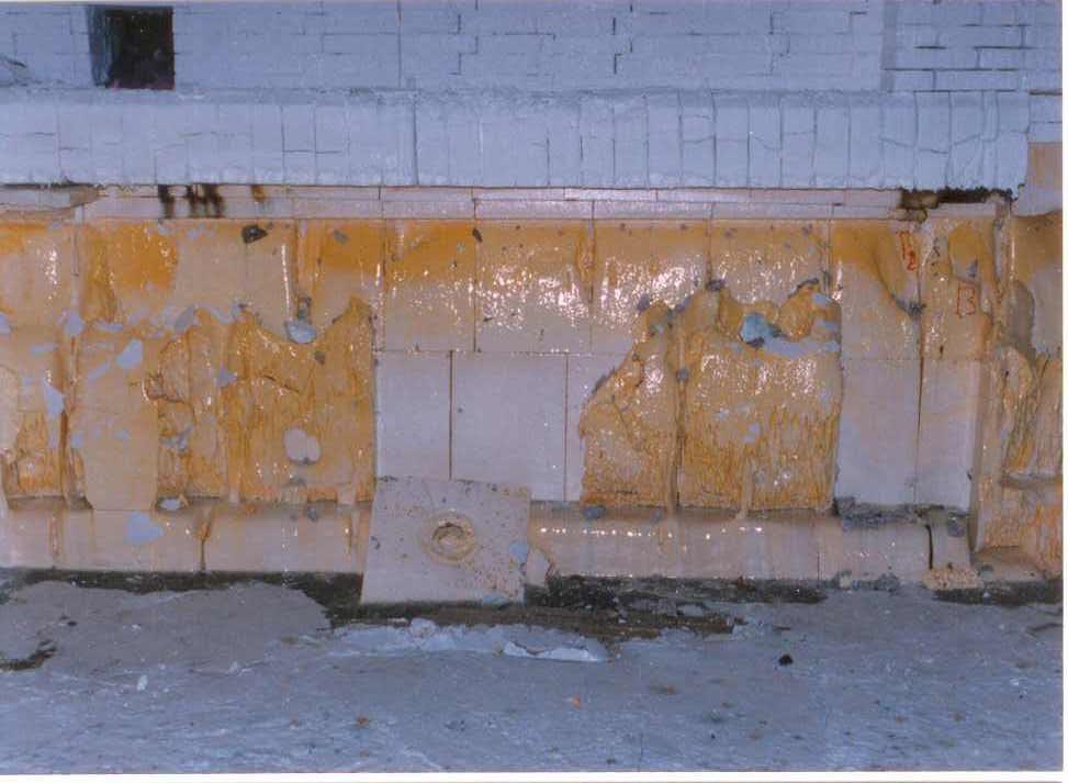 Kádoldal talpalása Borítás(talpalás): Több éves üzemelés után a kádköveken jelentős korróziós kopások jelentkeznek.