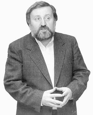 Dr. Praznovszky Mihály irodalomtörténész, megyei múzeumigazgató 1987 1993 között.