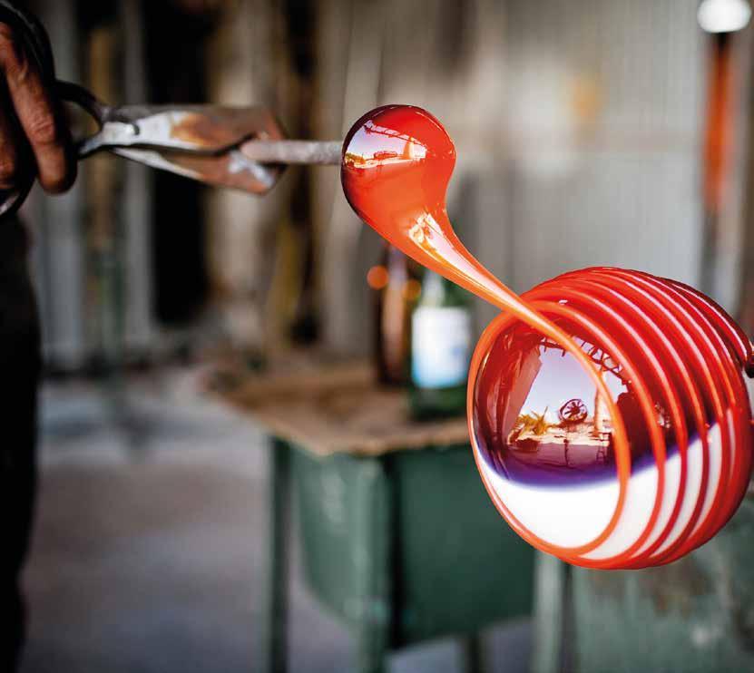 REPORT Interview with Zoltán Vasvári Top Level Glass Blowing The glass we use day by day has a long history behind.