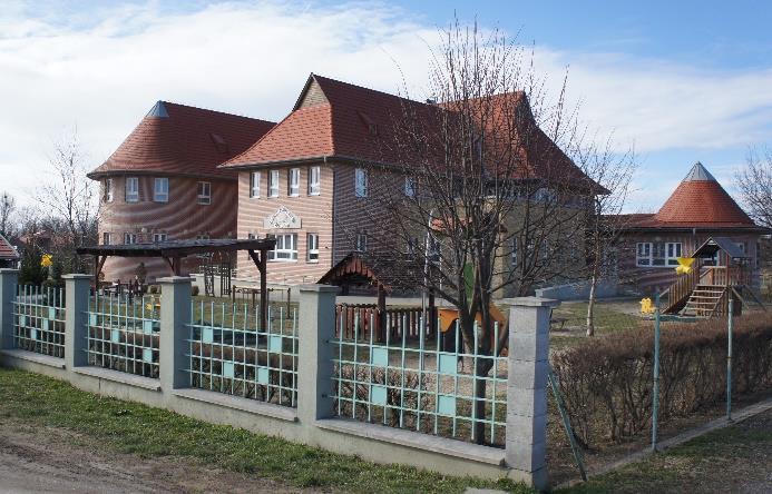 INTÉZMÉNYI ÉPÜLETEK Nagytarcsa intézményeinek épületei a település területén elszórtan találhatók.