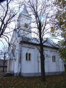 Ezen a területen korábban az 1819-ben kőből és vályogból épült, zsindellyel fedett ágostai evangélikusok temploma állt.