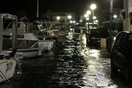 történelmi és művészeti értékeit veszélyeztetik, hanem